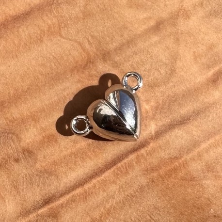 Magnetický přívěsek ve tvaru srdce